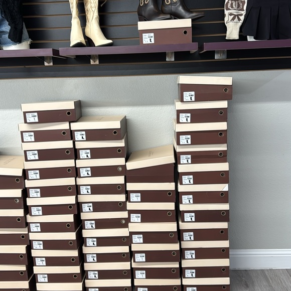 The Ainsley White | Embroidered
Cowboy
Western Boot - Picture 12 of 12